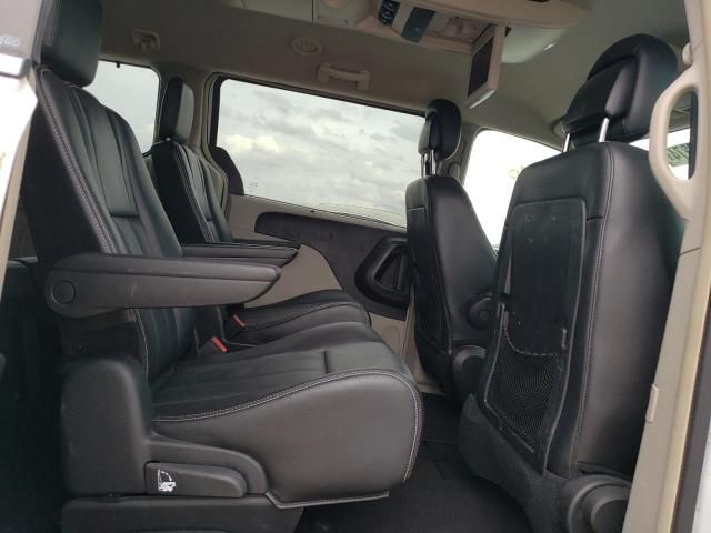 2014 Chrysler Town & Country Touring