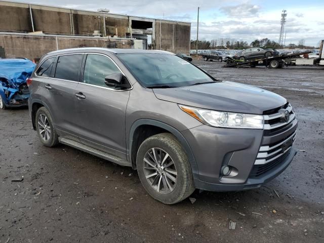 2017 Toyota Highlander SE