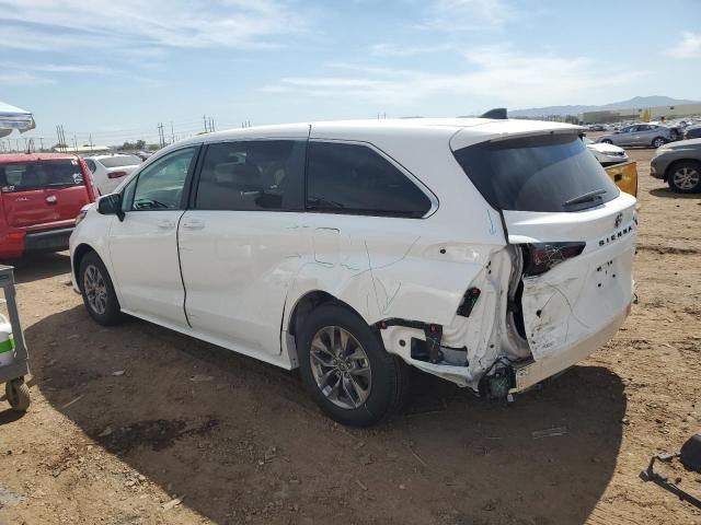 2023 Toyota Sienna LE