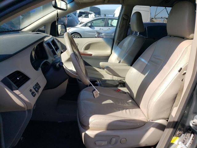 2013 Toyota Sienna XLE