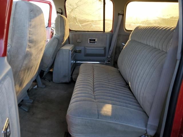 1991 Chevrolet Suburban V2500