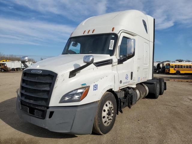 2020 Freightliner Cascadia 126