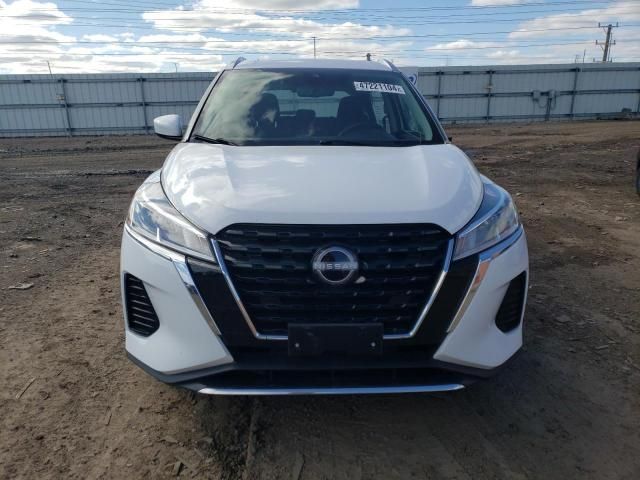 2022 Nissan Kicks SV