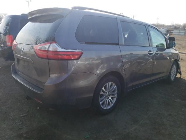 2016 Toyota Sienna XLE