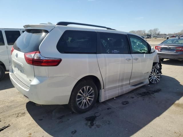 2020 Toyota Sienna XLE