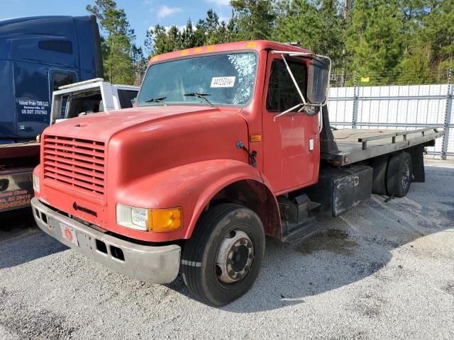 2001 International 4000 4700