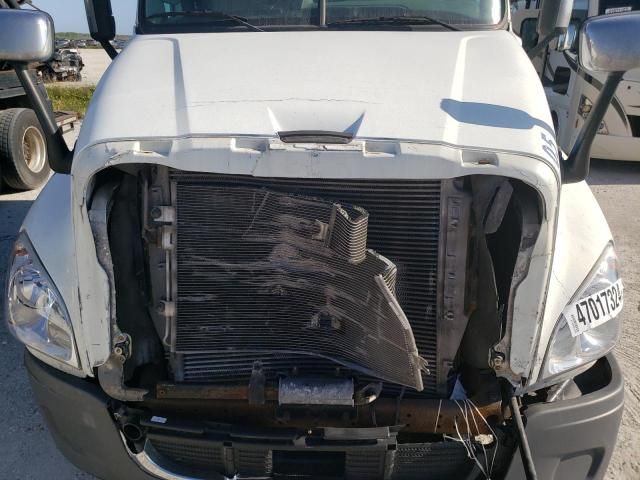 2009 Freightliner Cascadia 125