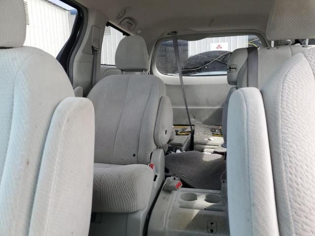 2011 Toyota Sienna LE