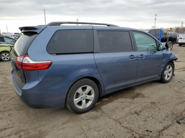 2017 Toyota Sienna LE