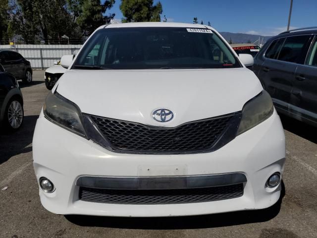 2015 Toyota Sienna Sport