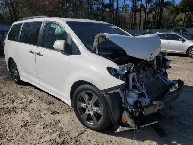 2017 Toyota Sienna SE