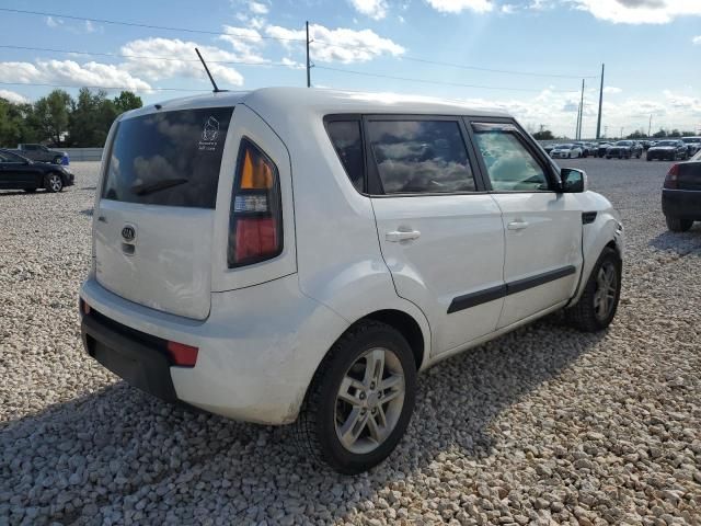 2011 KIA Soul +