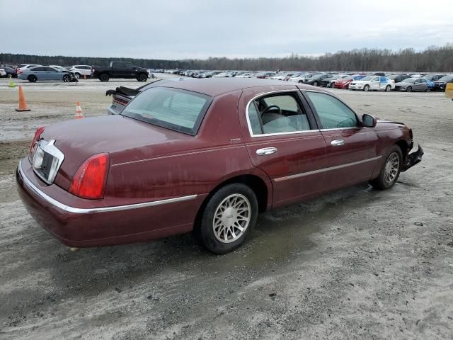 2000 Lincoln Town Car Signature