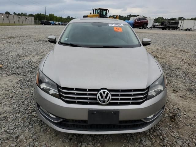 2013 Volkswagen Passat SEL