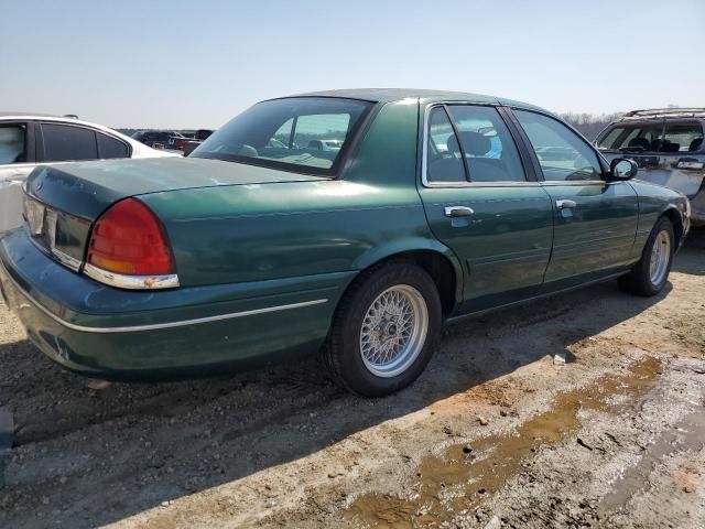 2000 Ford Crown Victoria LX