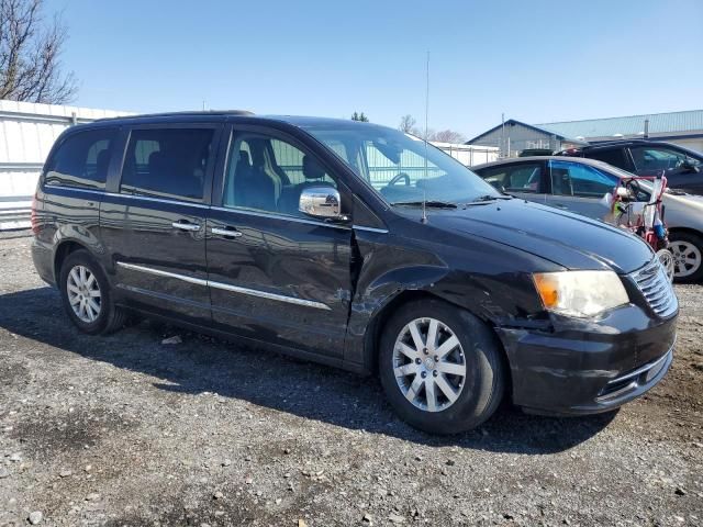 2012 Chrysler Town & Country Touring L