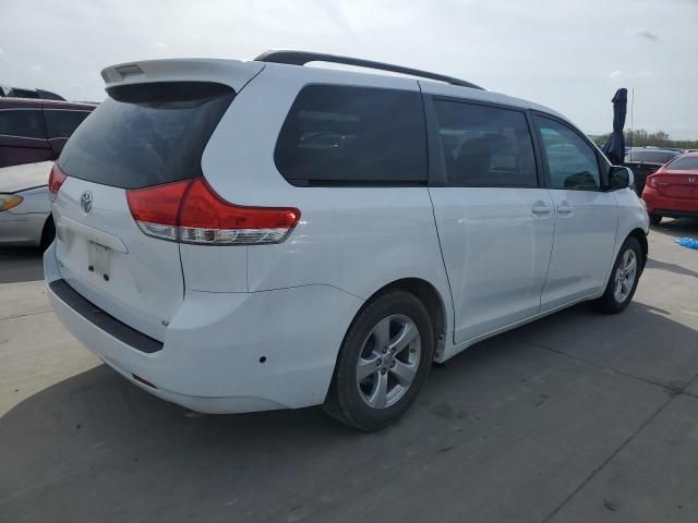 2013 Toyota Sienna LE