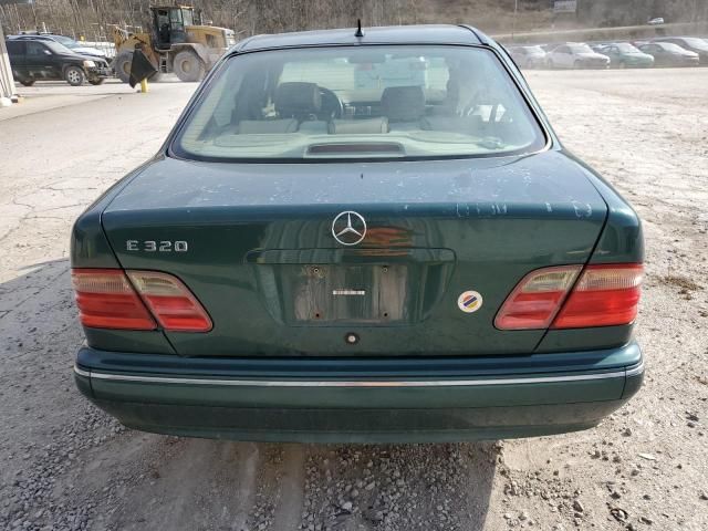 2001 Mercedes-Benz E 320