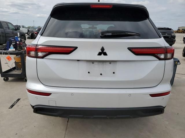 2022 Mitsubishi Outlander ES