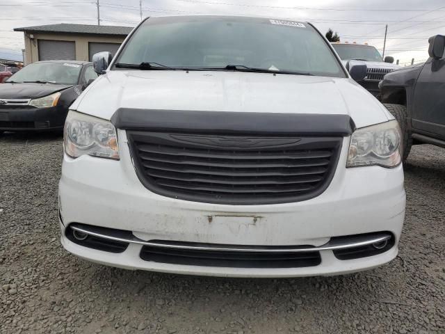 2014 Chrysler Town & Country Touring L