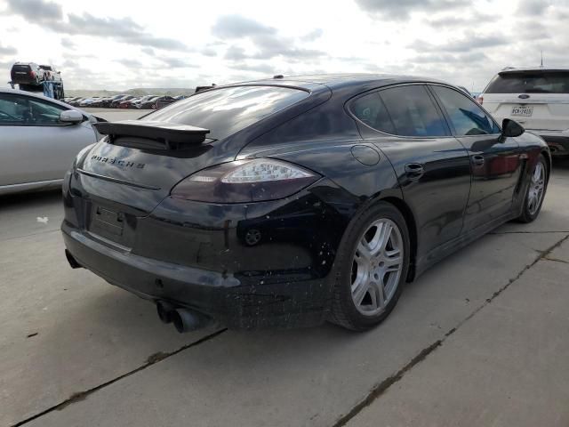 2013 Porsche Panamera 2