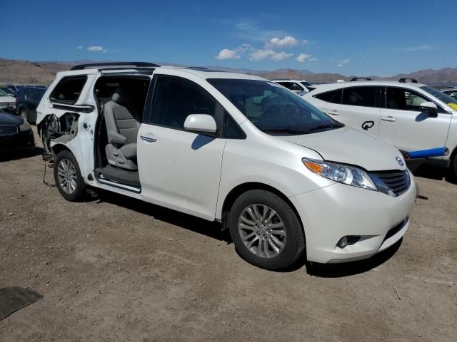 2017 Toyota Sienna XLE