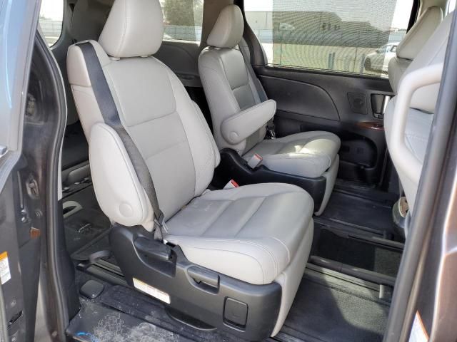 2017 Toyota Sienna XLE