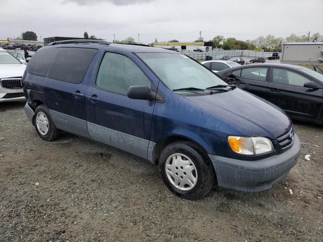 2001 Toyota Sienna LE