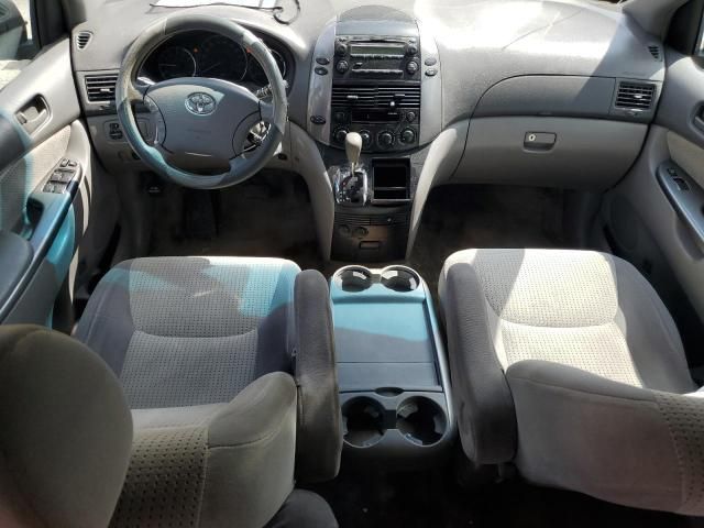 2009 Toyota Sienna CE