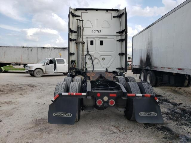 2017 Freightliner Cascadia 125