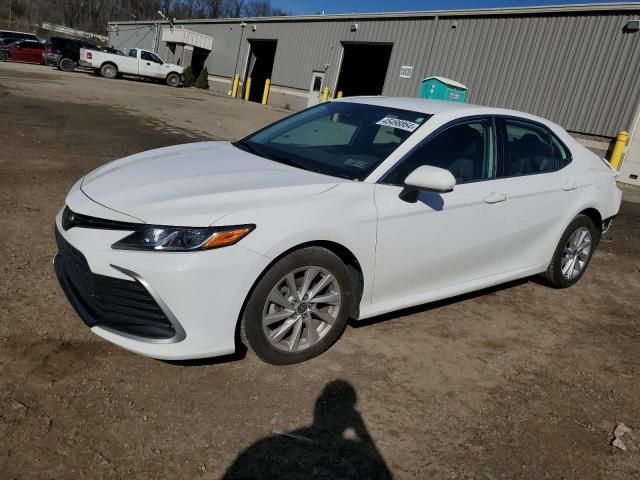 2022 Toyota Camry LE