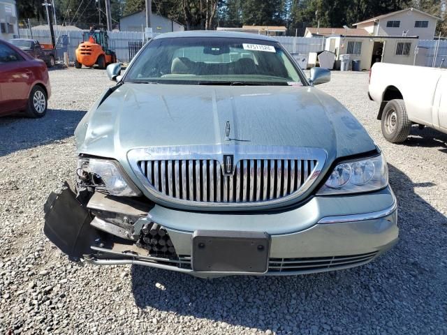 2004 Lincoln Town Car Executive