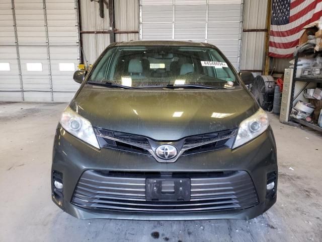 2018 Toyota Sienna XLE