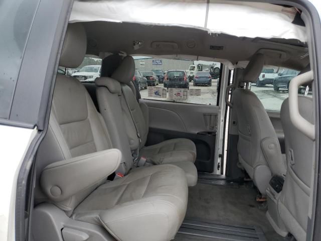 2019 Toyota Sienna XLE