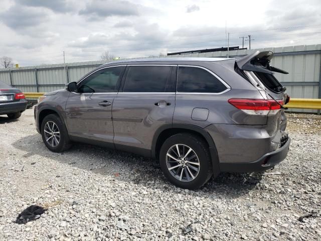 2019 Toyota Highlander SE