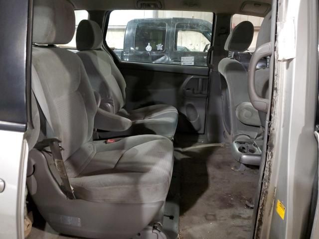 2009 Toyota Sienna CE