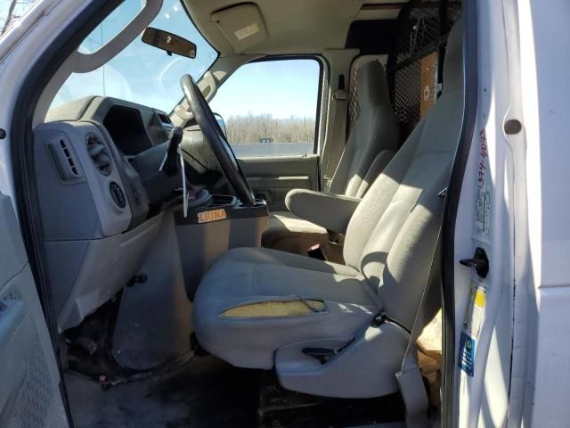 2013 Ford Econoline E350 Super Duty Van