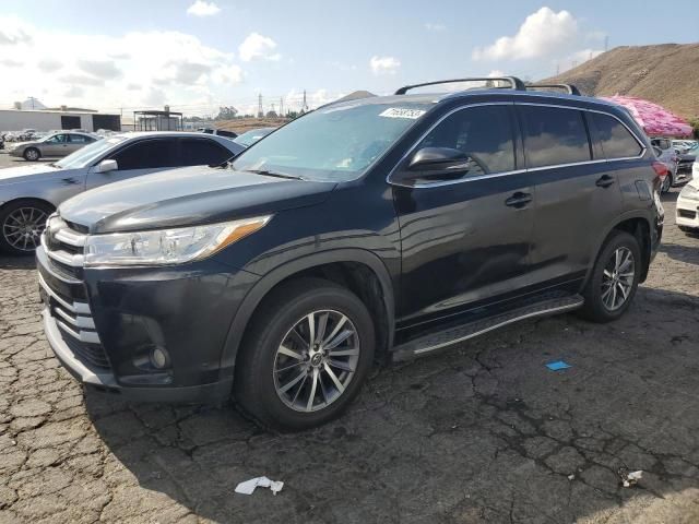 2017 Toyota Highlander SE