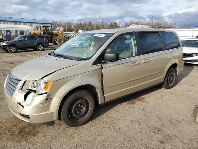 2010 Chrysler Town & Country LX