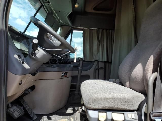 2014 Freightliner Cascadia 125