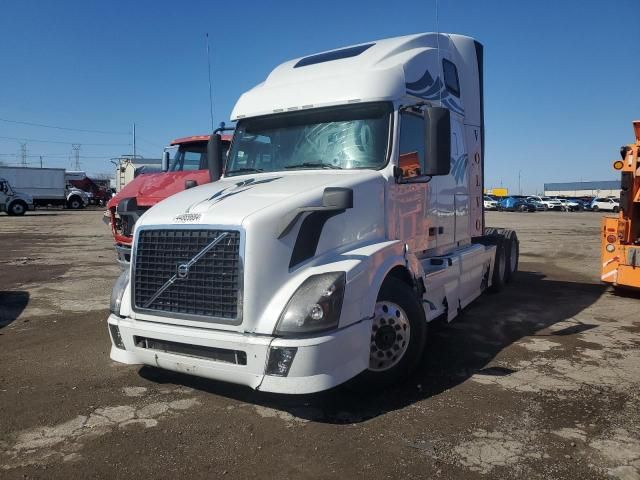 2013 Volvo VN VNL