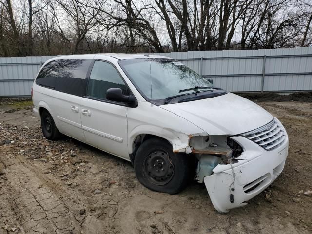 2006 Chrysler Town & Country LX