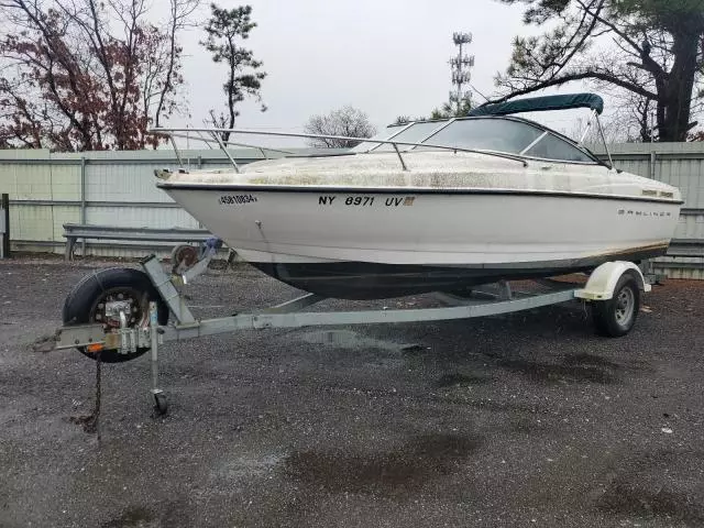 2000 Bayliner 2105 Capri