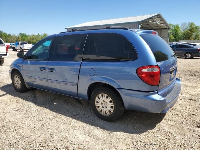 2007 Chrysler Town & Country LX