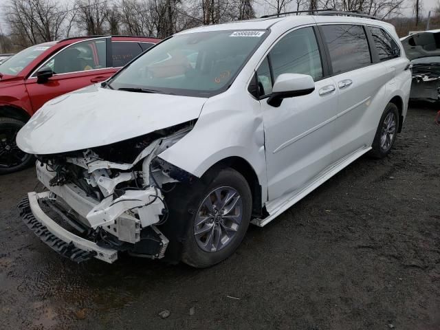 2023 Toyota Sienna XLE