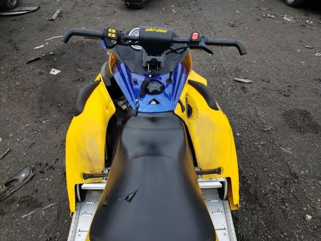 2004 Skidoo MXZ 800