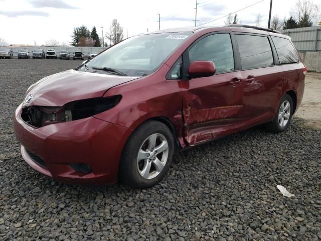 2013 Toyota Sienna LE