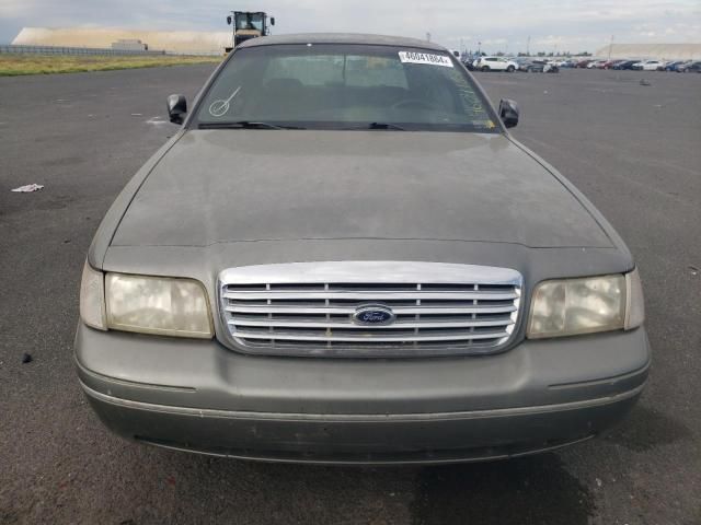 2001 Ford Crown Victoria LX