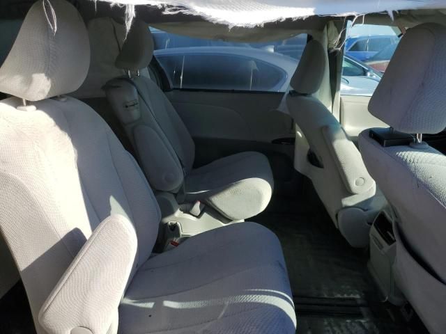 2011 Toyota Sienna LE