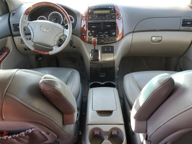 2004 Toyota Sienna XLE